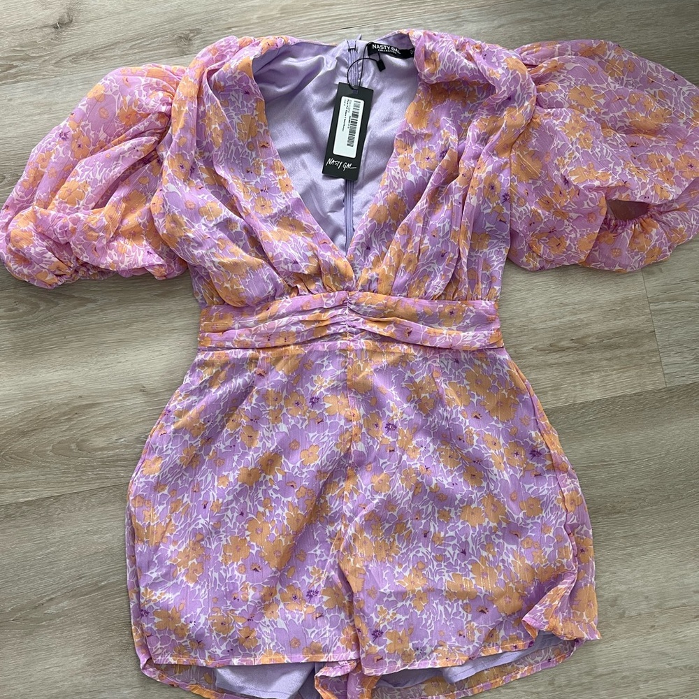 NWT NASTY GAL FLORAL ROMPER SZ 4